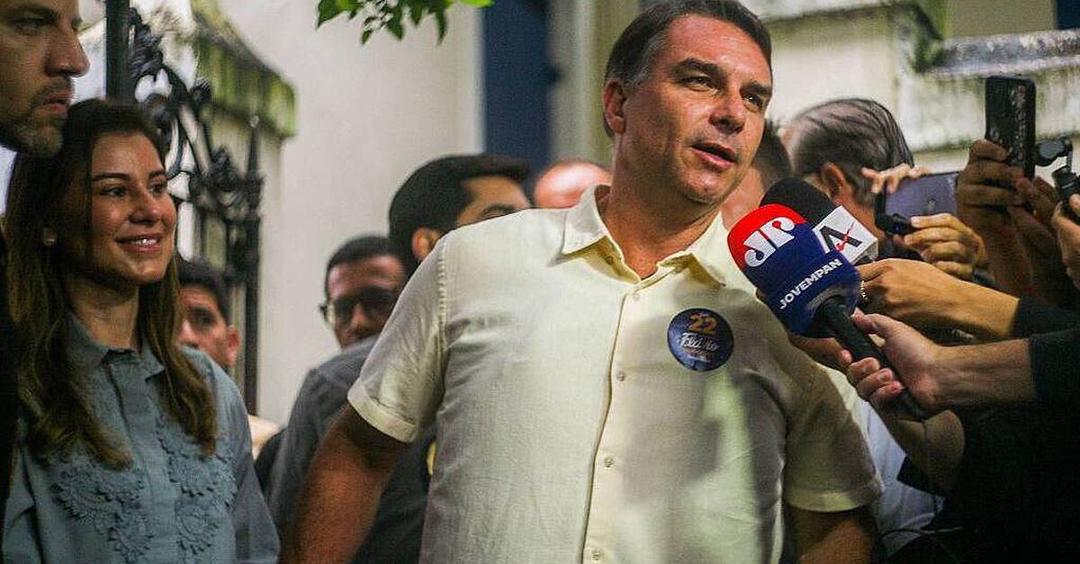 Flávio Bolsonaro reportedly flees Brazil after presidential election loss