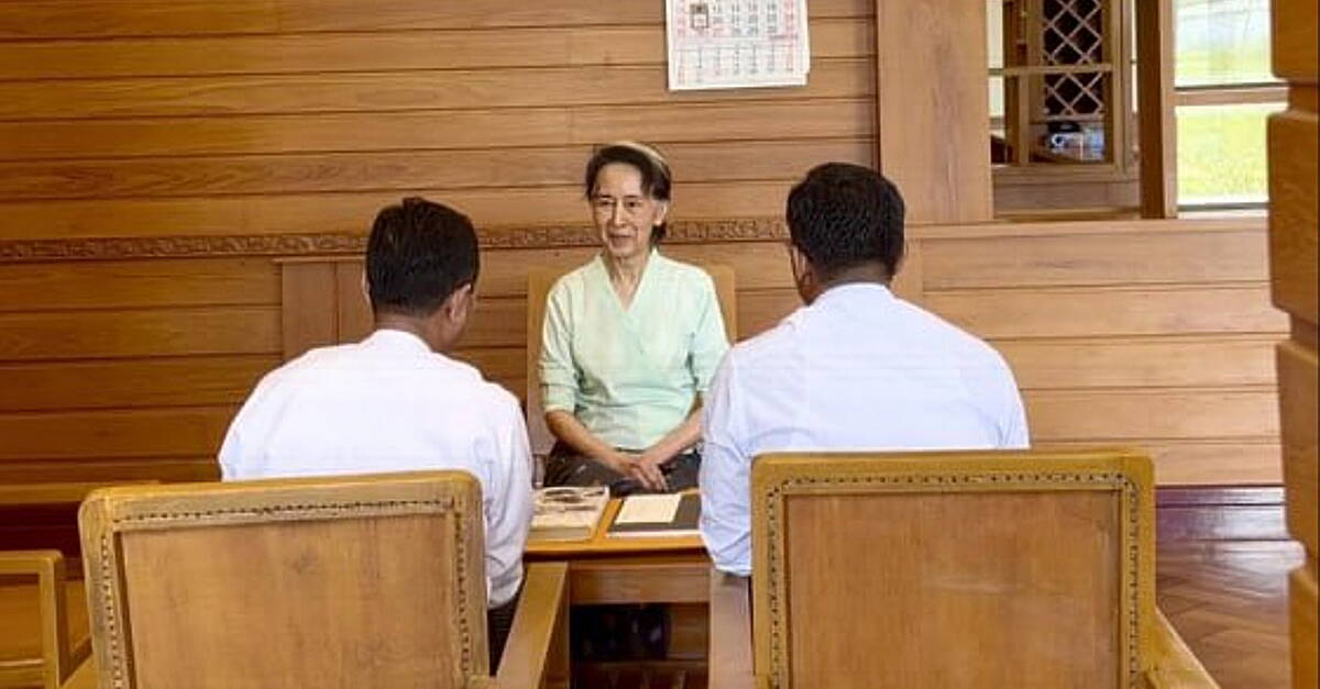 Myanmar’s former leader Aung San Suu Kyi sent books from King, says government