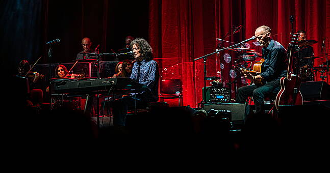 Live Report: Gilbert O’Sullivan takes his wonderfully peculiar songbook into full orchestral flight at a rapturous 3Arena