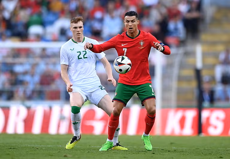 Jake O'Brien Ronaldo Éire v An Phortaingéil