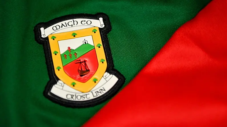 Tr&aacute;th na gCeist: Cuir B&eacute;arla ar na Suaitheantais Contaetha seo a leanas