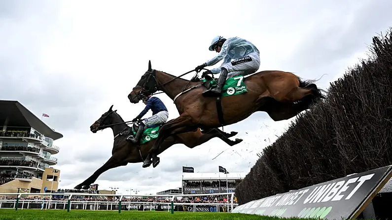 Tr&aacute;th Na gCeist: Aistrigh na pearsantachta&iacute; c&aacute;ili&uacute;la seo de Cheltenham &oacute; Ghaeilge Go B&eacute;arla