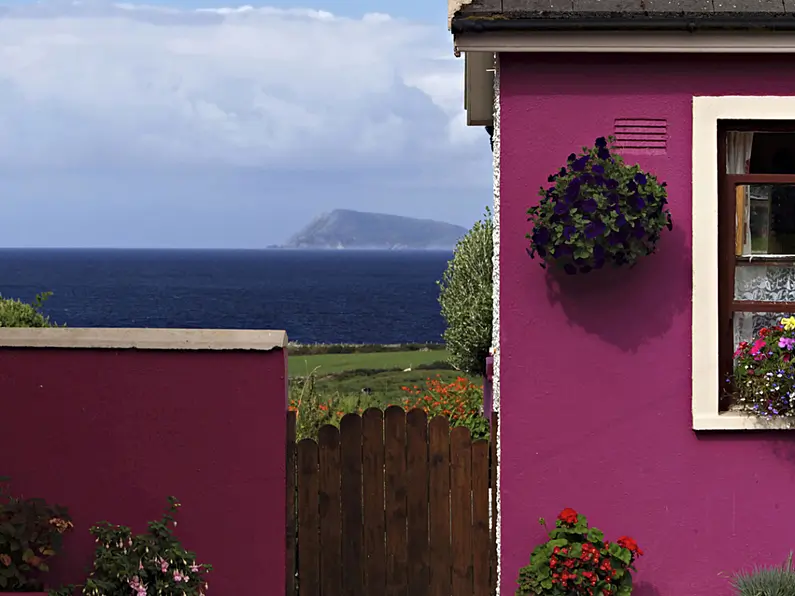 Paint Like a Pro: 5 Ways to Boost Your Home&rsquo;s Kerb Appeal