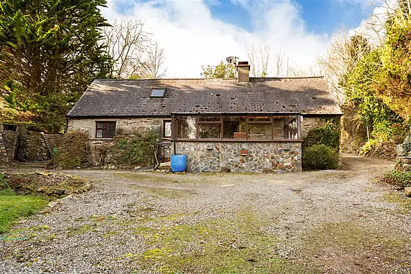 Mayfield is a 200 year old home waiting for a modern revamp