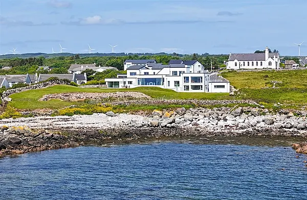 Furbo home offers breathtaking views