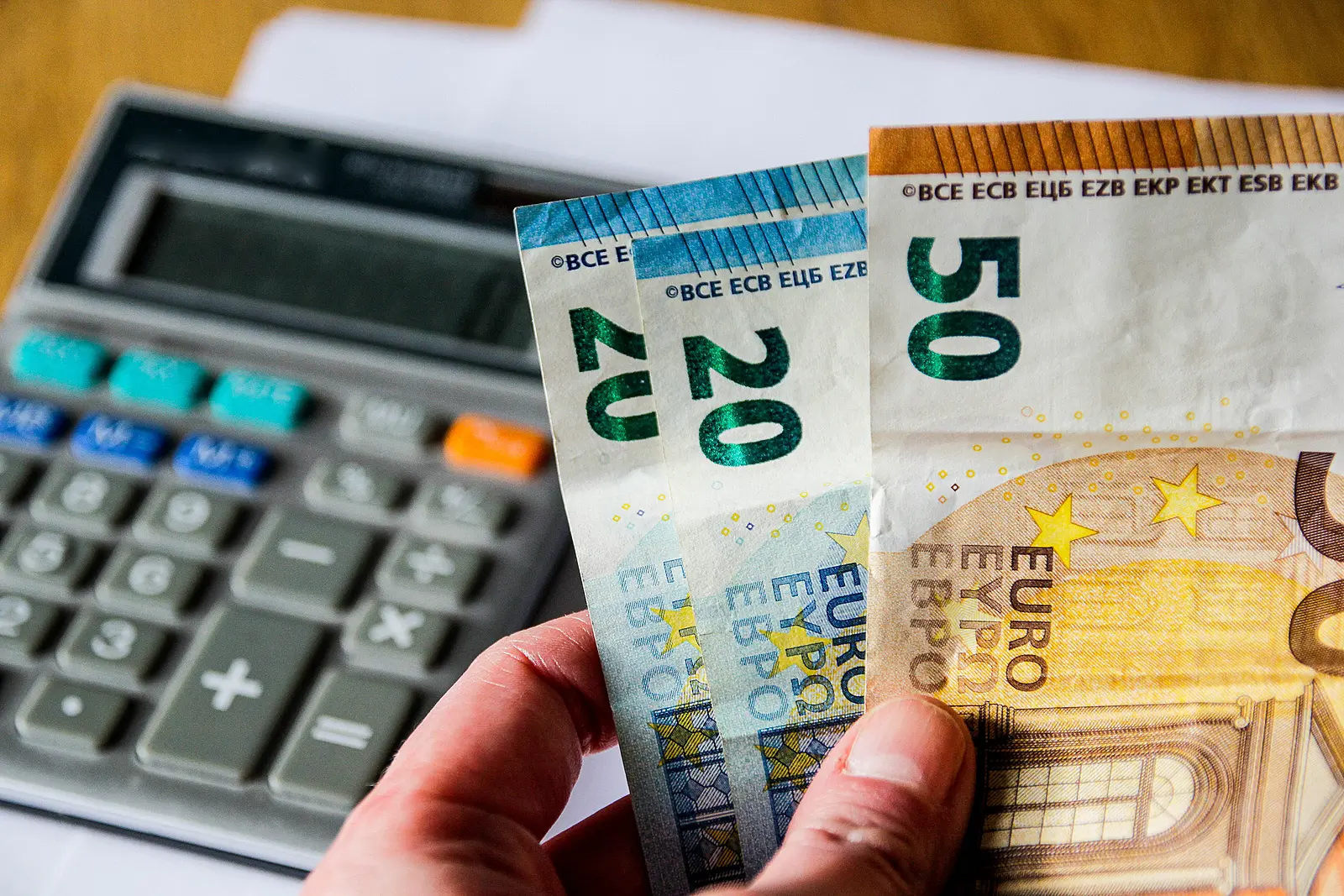 Average rate on new mortgages passes 4% mark