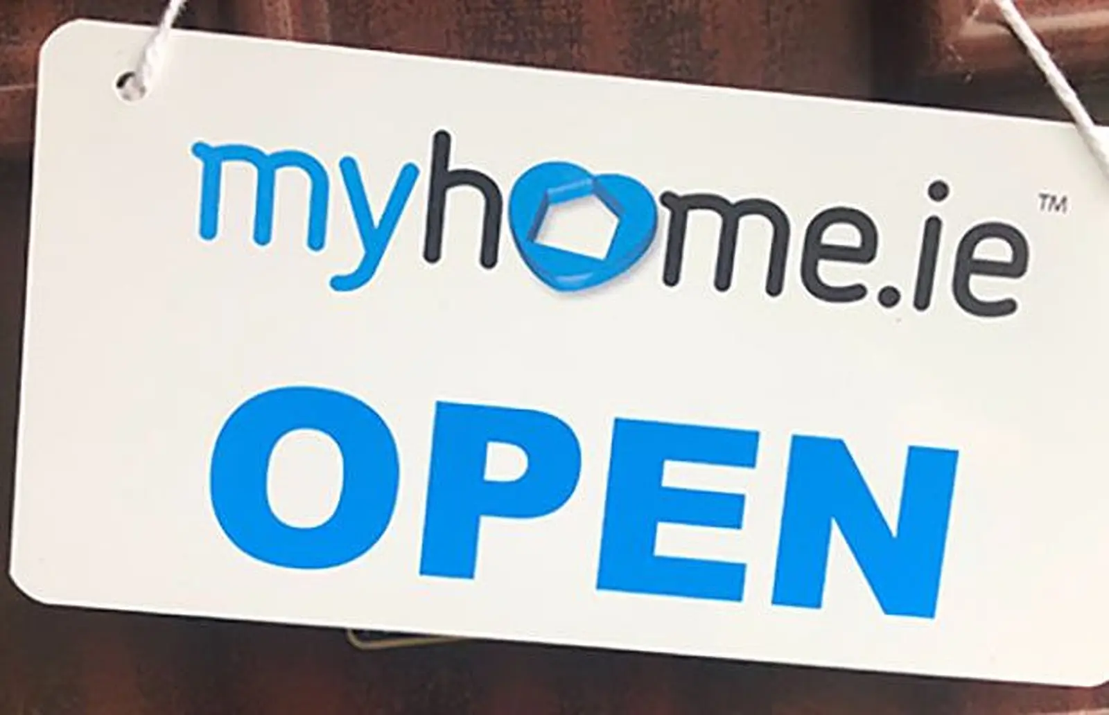 Estate agent offices back open