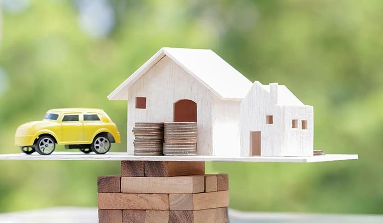 Thinking of getting a mortgage? Then don&rsquo;t buy a new car!