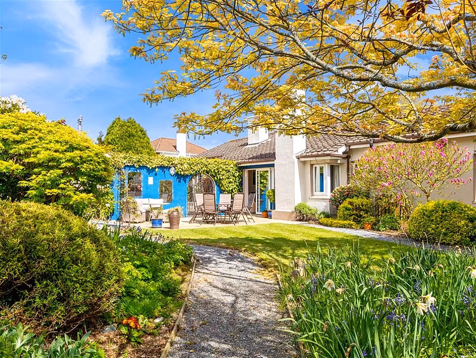 Villa Nova has some eye catching gardens