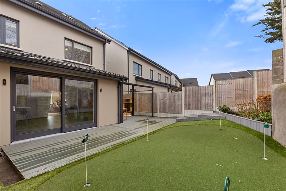 A superb golfing setup in Cabinteely