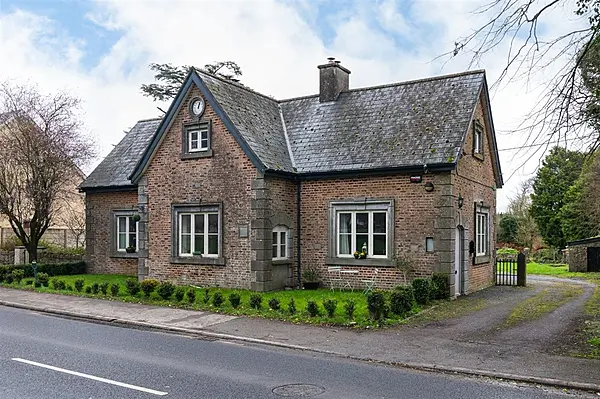 An Offaly home you wouldn't mind getting locked up in