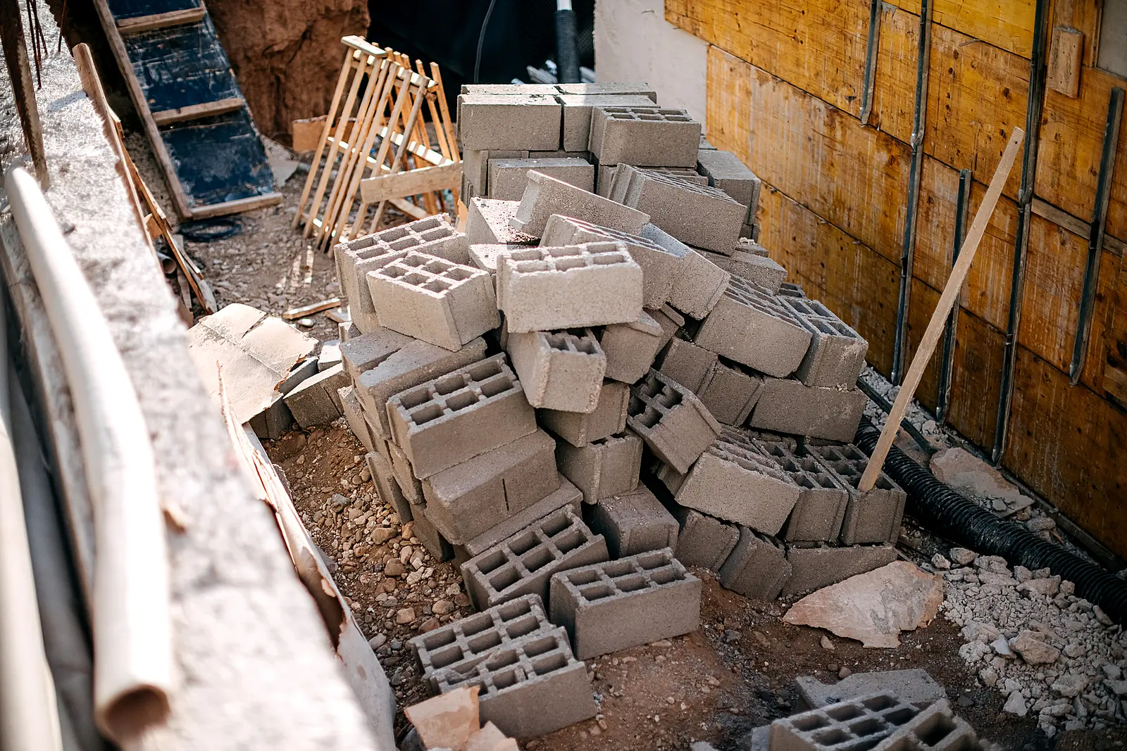 Energy Upgrade Grants for Homes Affected by Defective Concrete Blocks (DCB)&nbsp;