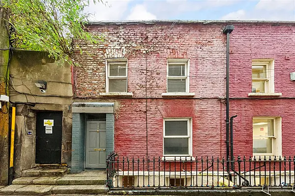 Put your own stamp on a home just off St Stephen's Green