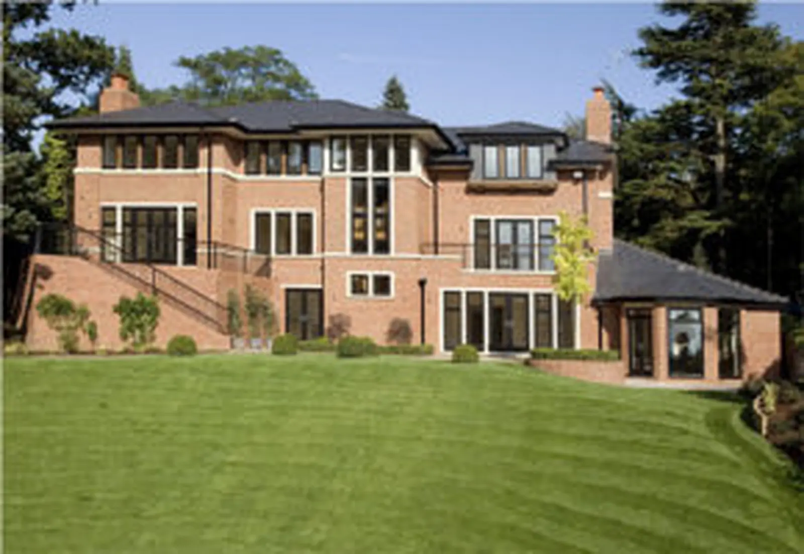 Ronaldo puts his Manchester home up for sale