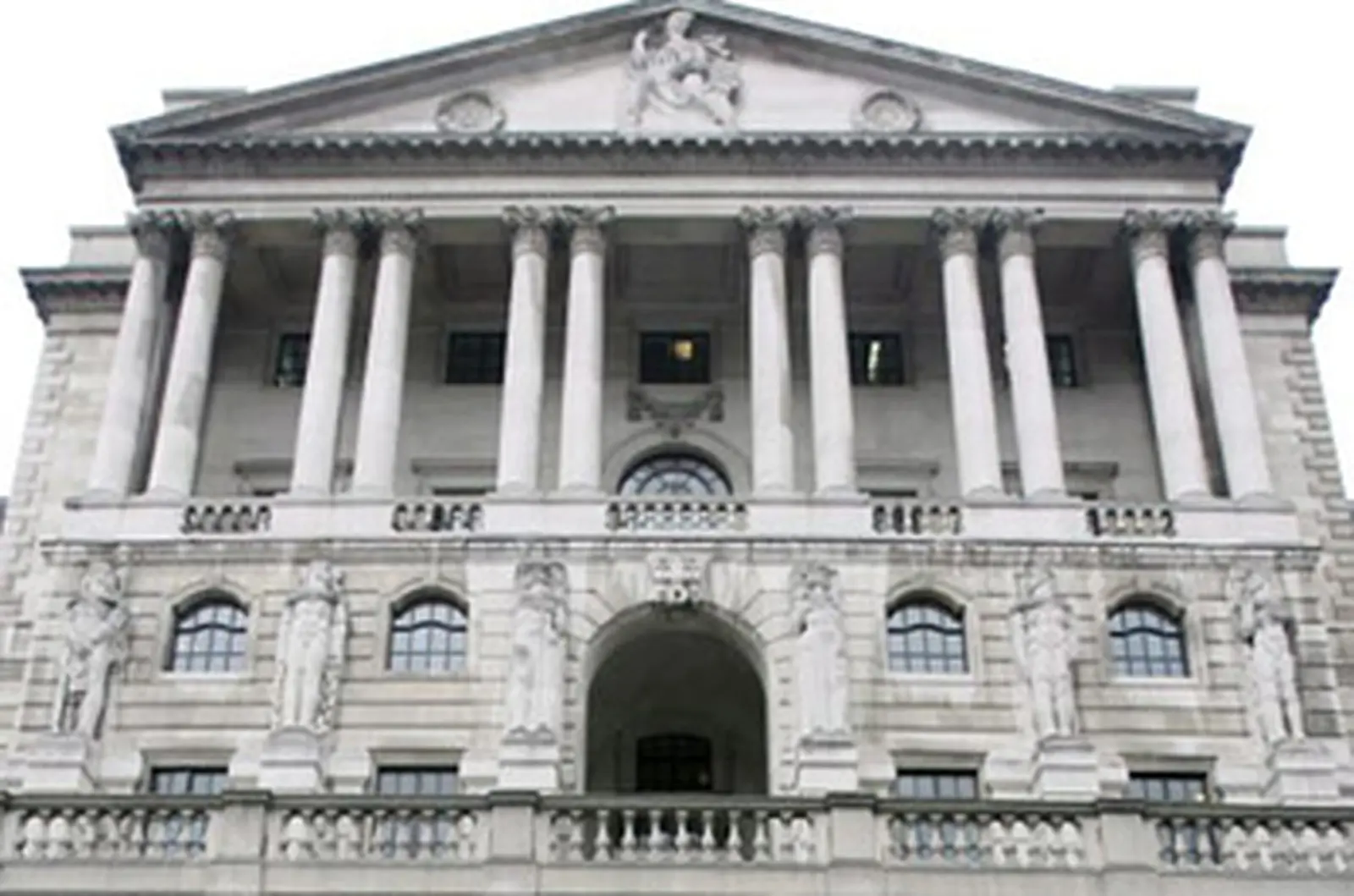 Bank of England keeps interest rates at 0.5%