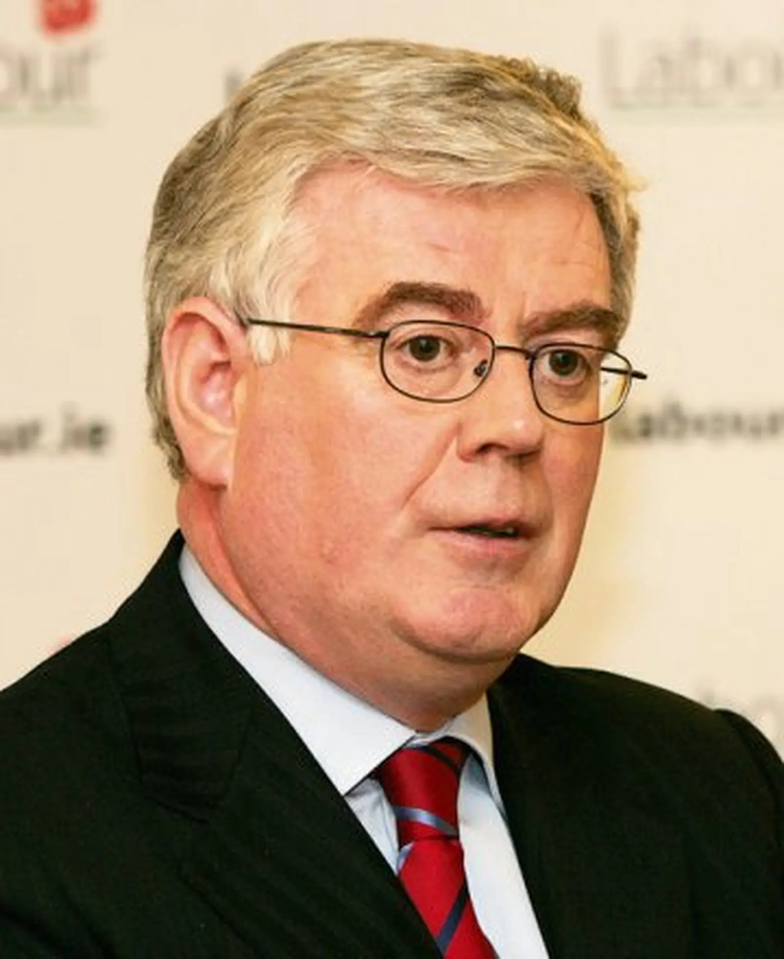 T&aacute;naiste denies clash over possible implementation of property tax