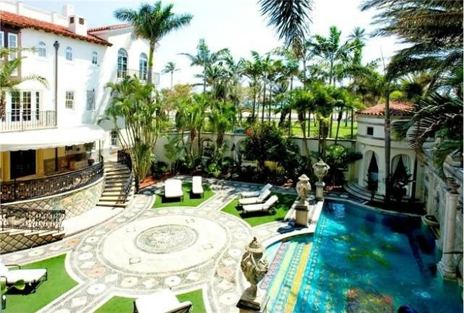 Versace mansion goes on the market