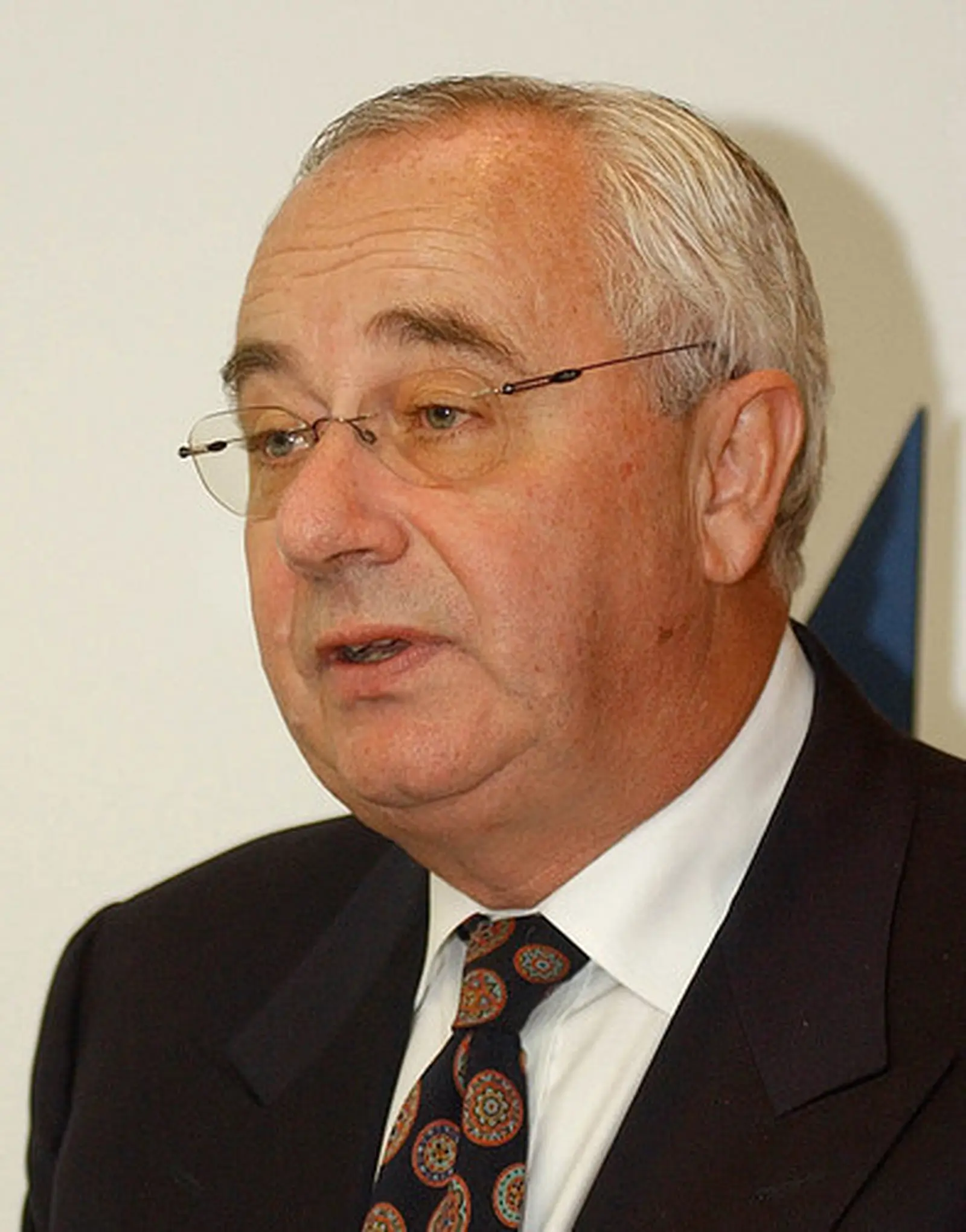 Those on variable mortgage rates paying for banks&amp;#039; losses on trackers, admits Soden