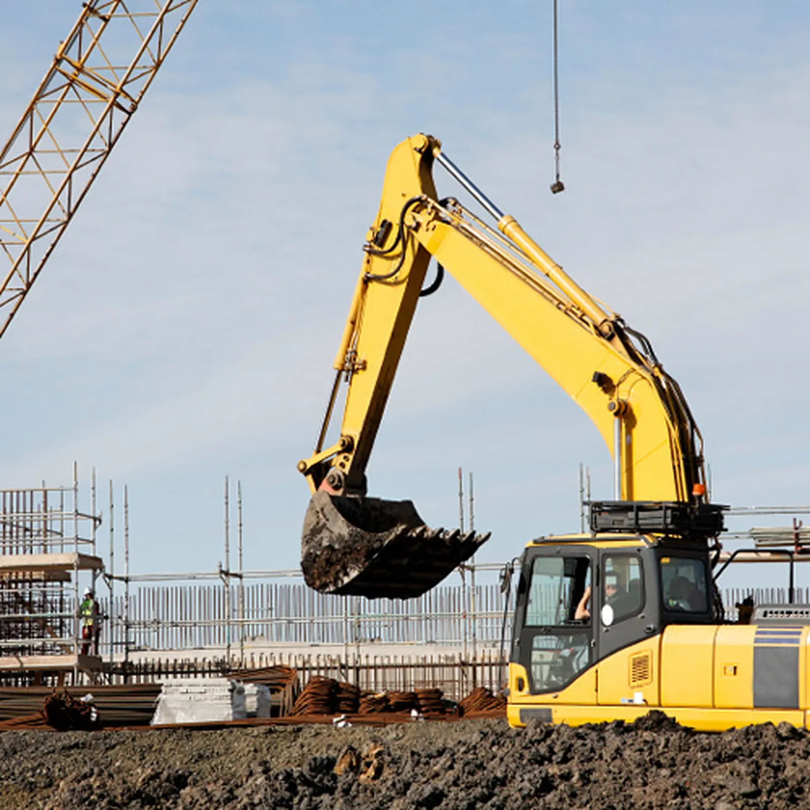 Output continues to fall in construction sector