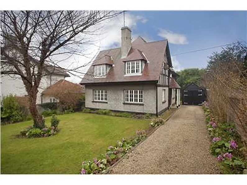 Monkstown home sells for &euro;800,000 guide price at auction