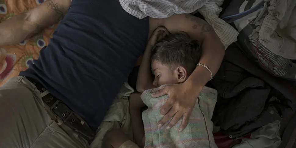 Crying toddler at US border na...