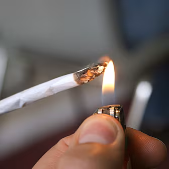 Cannabis possesion: Caution sy...