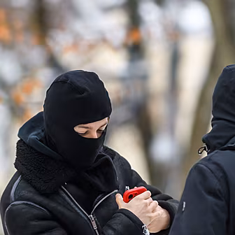 Cllr demands balaclava ban aft...