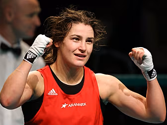 Katie Taylor through to quarte...