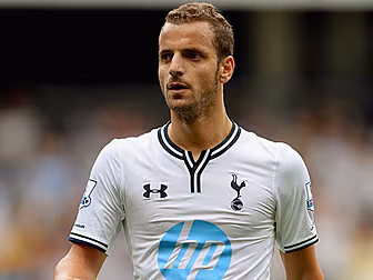 VINE: Roberto Soldado, look aw...