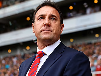 Mackay and Moody apologise to...