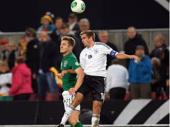 Lahm retires from internationa...