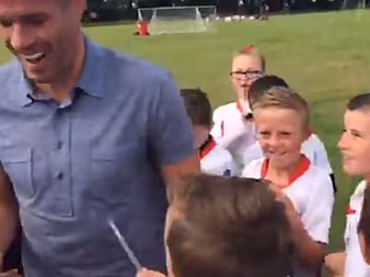 Irish kid asks Jamie Carragher...