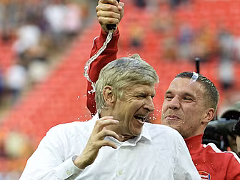 Podolski moves closer to Arsen...