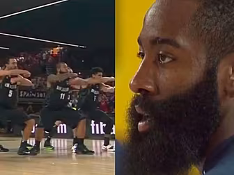VIDEO: USA basketball team baf...