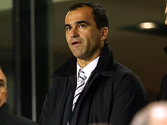 Everton top Europa League grou...