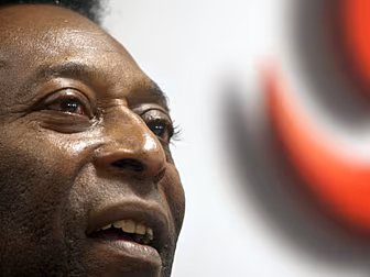 Pele suing Samsung for $30 mil...