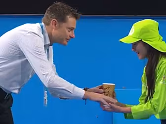 VIDEO: On-court coffee break p...