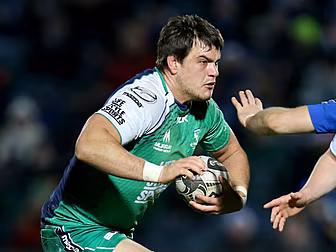 Roux to remain at Connacht unt...