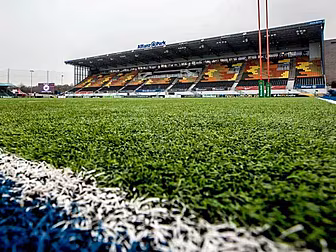 Munster take on Saracens in th...
