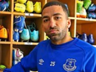 PICS: Lennon's not the onl...