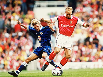 VIDEO: When Bergkamp mesmerise...