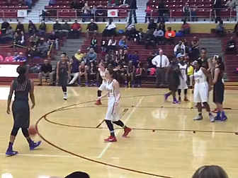 VIDEO: Two basketball teams tr...