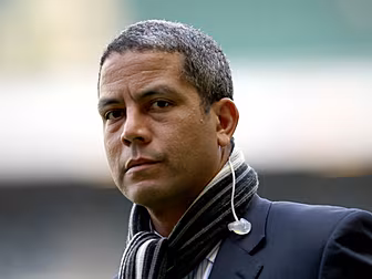 Guscott expects Ireland to edg...