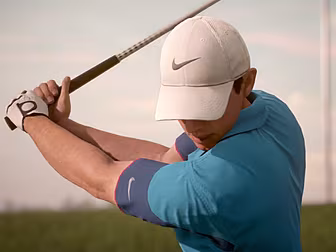 WATCH: Rory McIlroy replaces T...