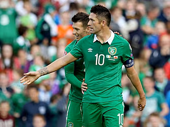 A 3-5-2 could allow both Keane...