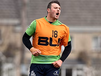 Henshaw warming up for the ...