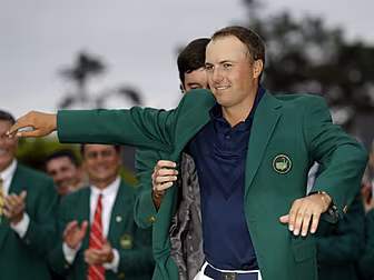 Spieth's coach gives Golf...