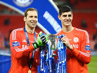 Cech given permission to shoot...