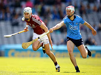 Harte strikes late to earn Gal...