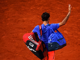Federer bows out at Roland Gar...